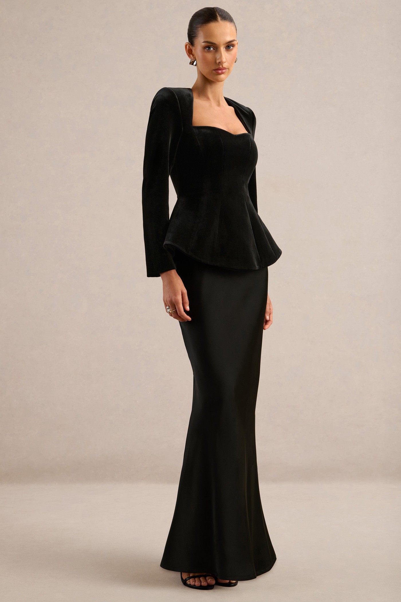 Alazne | Black Velvet Sweetheart Neck Long Sleeve Maxi Dress With Satin Skirt view 3